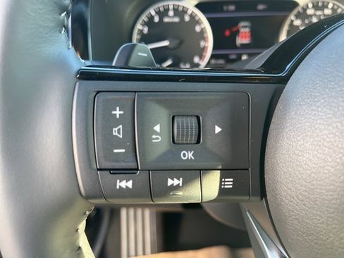 New 2025 Nissan Pathfinder SL w/ Black Appearance Package image 22