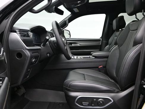 New 2026 Jeep Grand Wagoneer L 4WD image 5