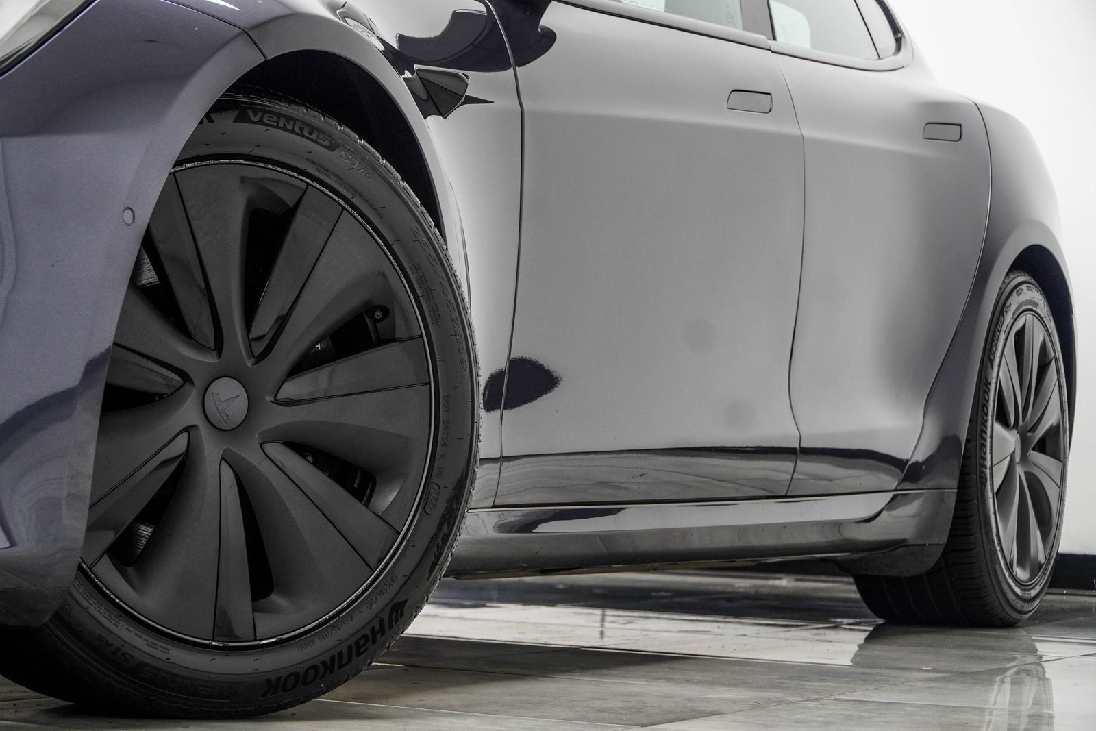 Used 2022 Tesla Model S AWD/4WD image 4