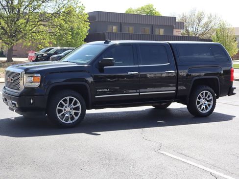 Used 2015 GMC Sierra 1500 Denali w/ Driver Alert Package image 10