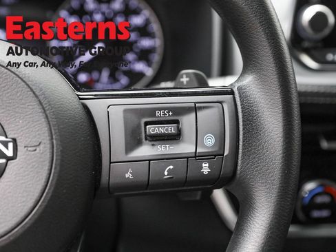 Used 2022 Nissan Rogue SV AWD/4WD image 16