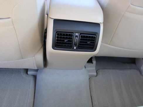 Used 2012 Toyota Camry XLE image 34