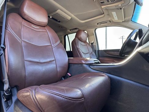 Used 2015 Cadillac Escalade Premium AWD/4WD image 29