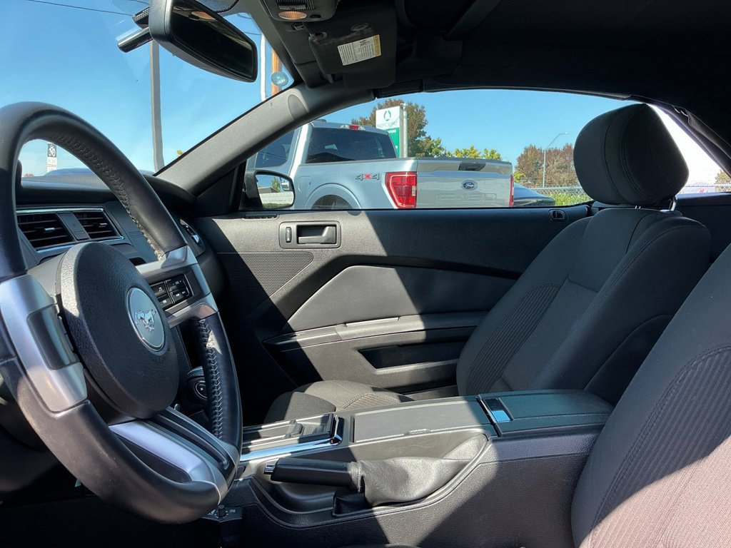 Used 2013 Ford Mustang GT RWD image 11