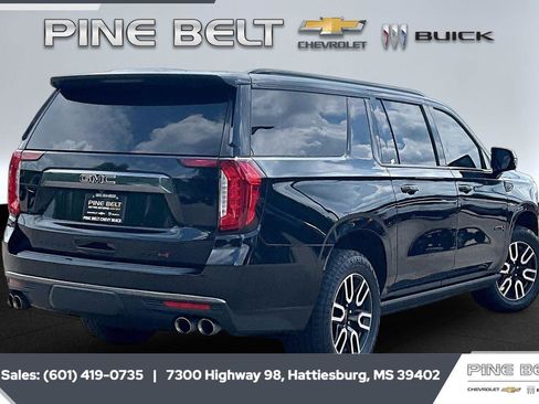 Used 2023 GMC Yukon XL AT4 w/ AT4 Premium Plus Package AWD/4WD image 11