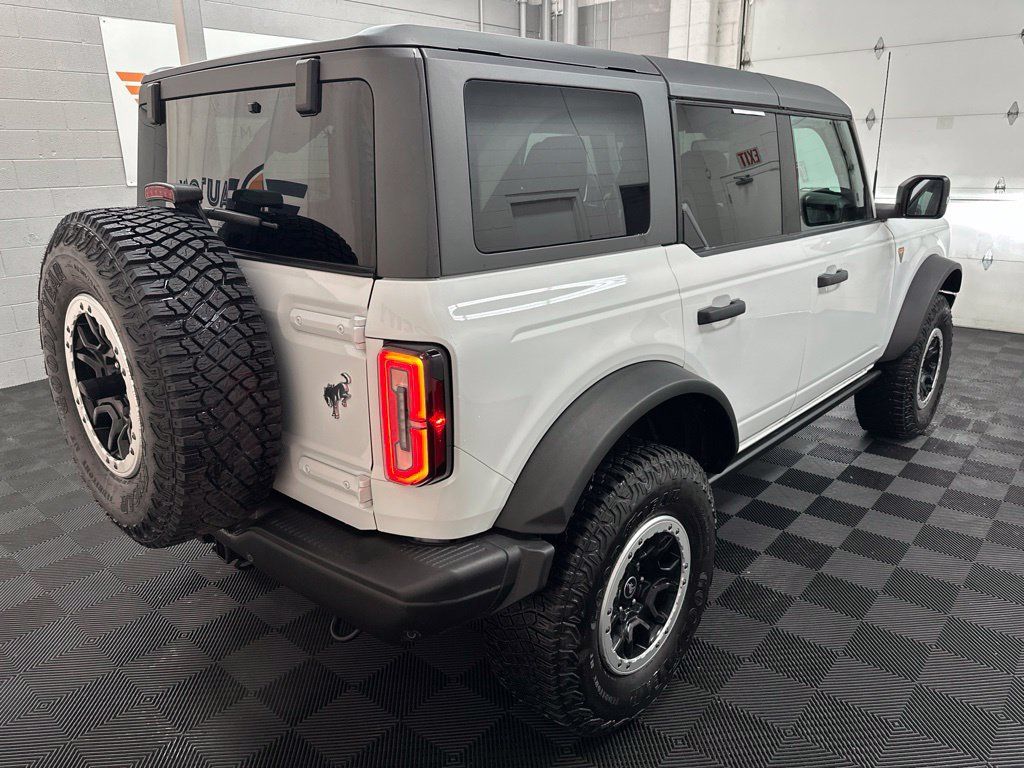Used 2023 Ford Bronco Badlands w/ Sasquatch Package AWD/4WD image 10