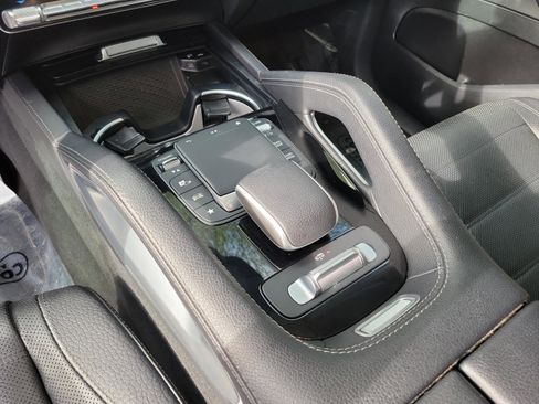 Used 2023 Mercedes-Benz GLS 450 4MATIC image 13