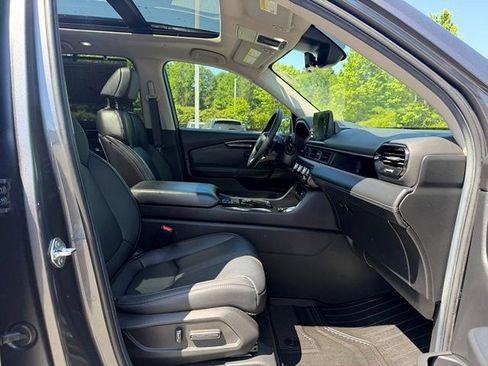 Used 2025 Honda Pilot Touring image 31