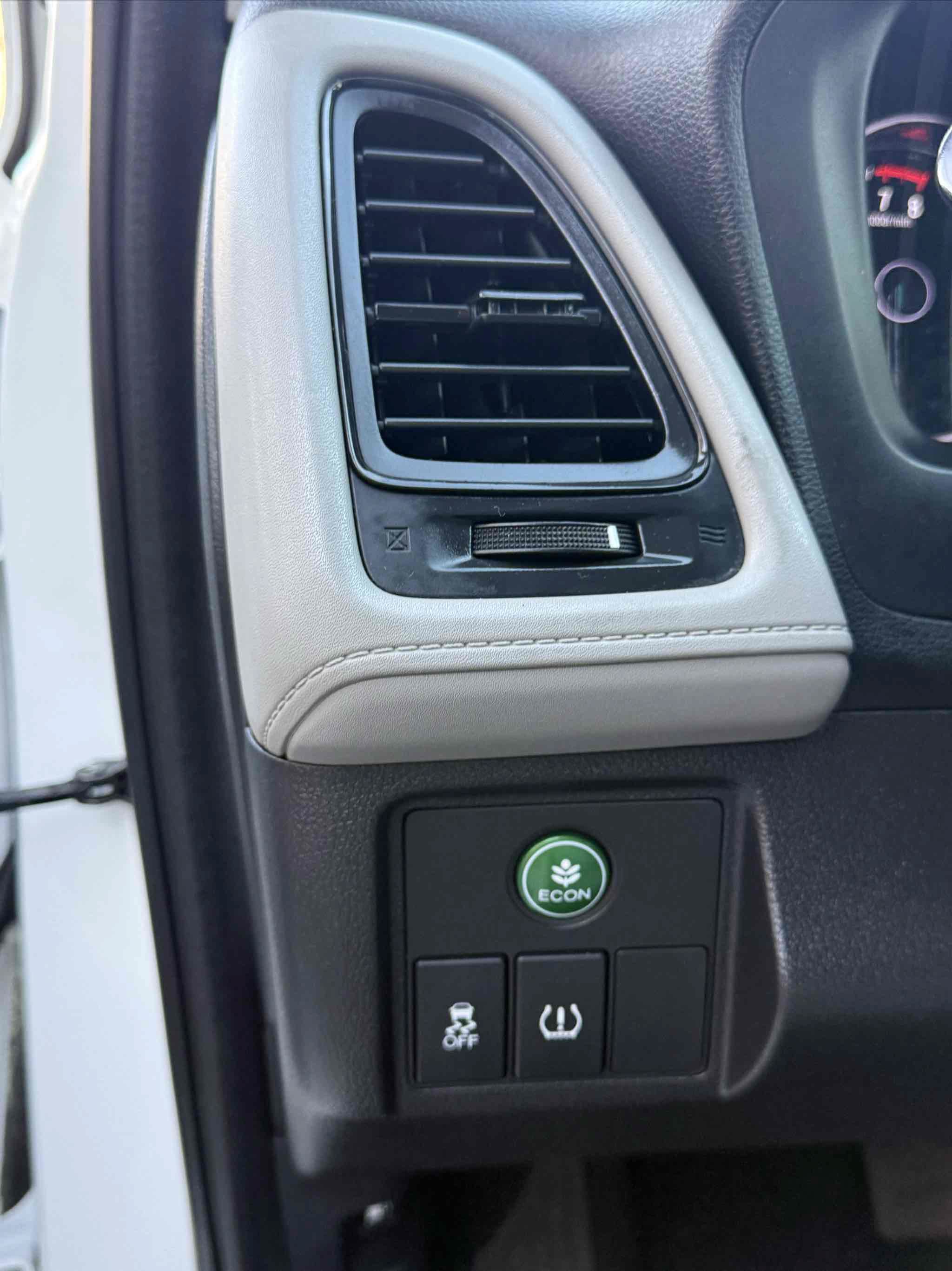 Used 2020 Honda HR-V LX image 93