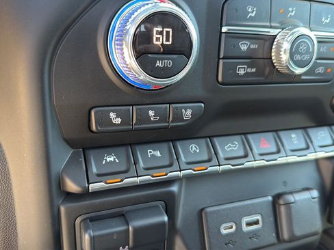 Used 2019 GMC Sierra 1500 Denali w/ Technology Package AWD/4WD image 29