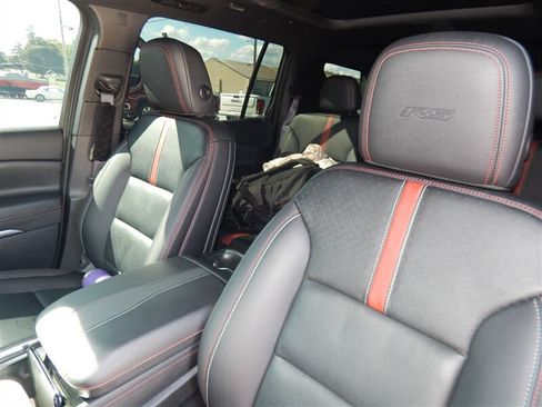 Used 2025 Chevrolet Traverse RS AWD/4WD image 25