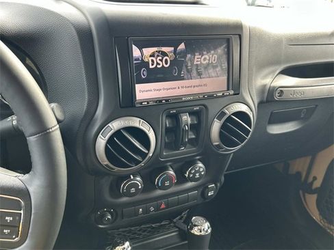 Used 2013 Jeep Wrangler Unlimited Sport image 20