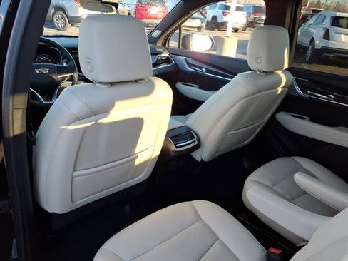 Used 2023 Cadillac XT6 Sport w/ Technology Package image 15