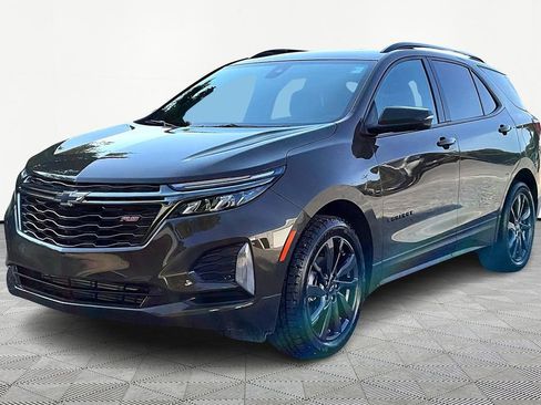 Used 2023 Chevrolet Equinox RS image 3