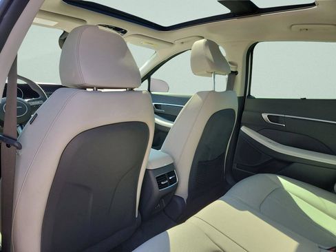 New 2026 Hyundai Sonata Limited FWD image 9