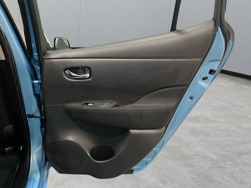 Used 2015 Nissan Leaf S image 23