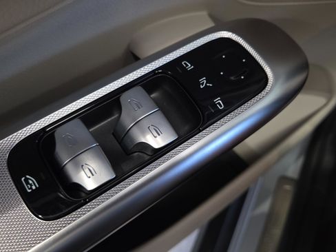 Used 2026 Mercedes-Benz GLC 300 image 34