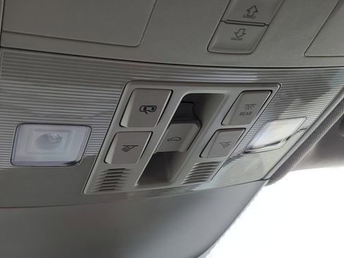 New 2026 Volkswagen Taos SEL image 33