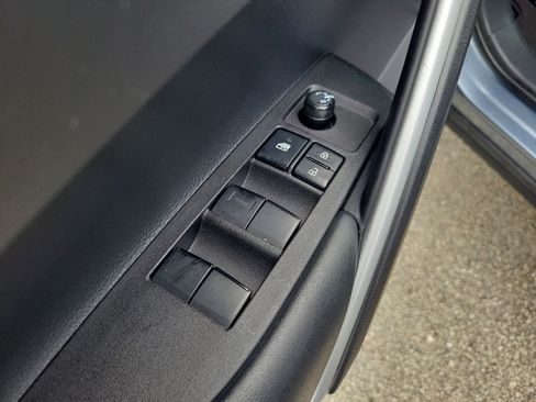 Used 2026 Toyota Corolla Cross LE FWD image 14