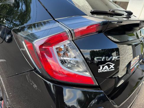 Used 2018 Honda Civic Sport Touring image 7