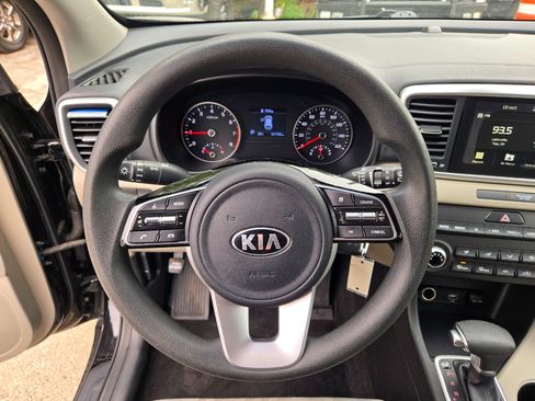 Used 2020 Kia Sportage LX image 25