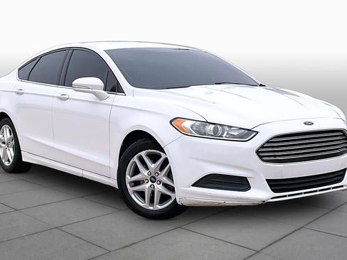 Used 2014 Ford Fusion SE FWD image 4