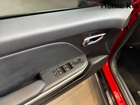 New 2025 Kia K4 GT-Line image 10