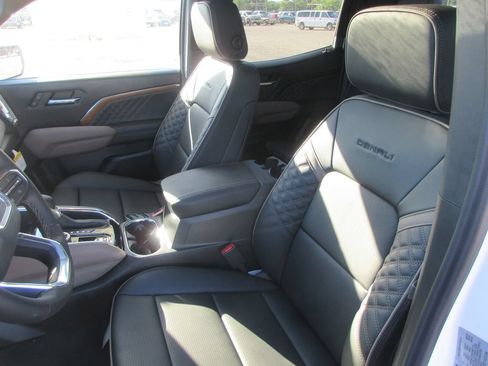 New 2026 GMC Canyon Denali AWD/4WD image 13