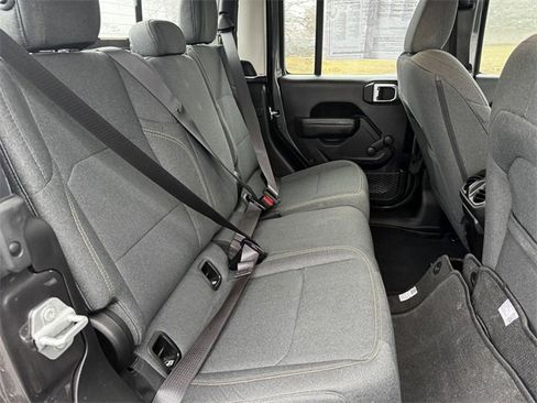 Used 2024 Jeep Gladiator Sport image 17
