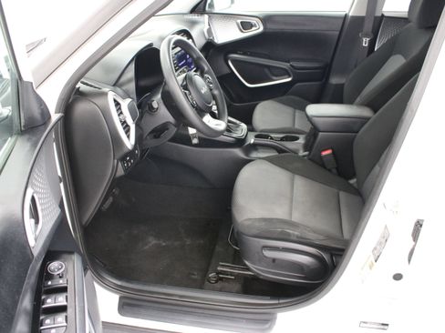 Used 2022 Kia Soul LX w/ Technology Package FWD image 14
