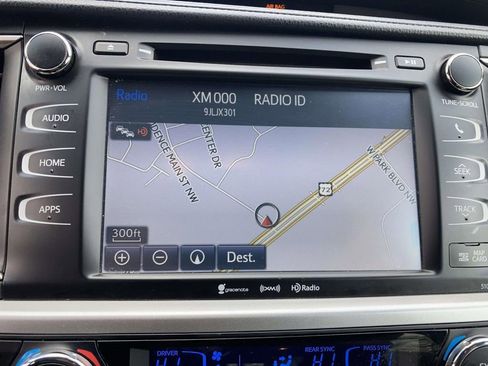 Used 2016 Toyota Highlander XLE image 13