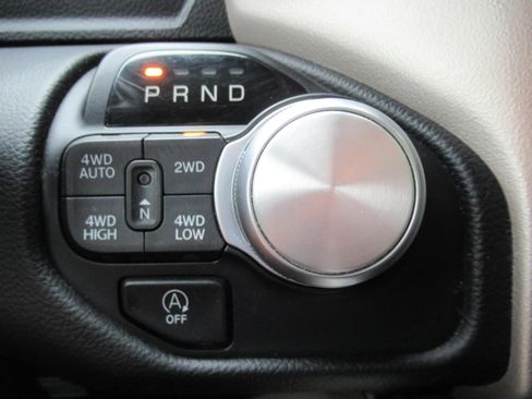 Used 2019 RAM 1500 Laramie AWD/4WD image 27