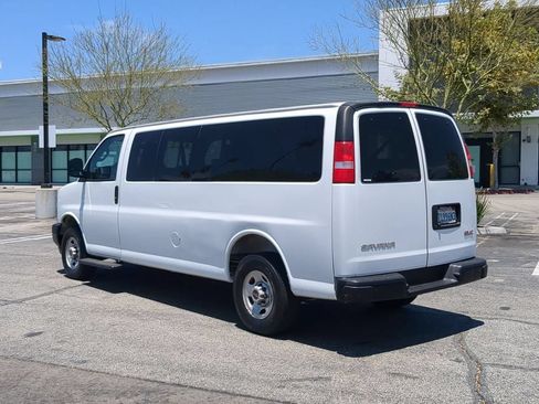 Used 2022 GMC Savana 3500 LS RWD image 4