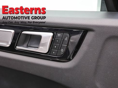 Used 2023 Porsche Cayenne Platinum Edition AWD/4WD image 23