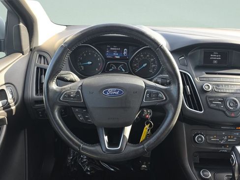 Used 2016 Ford Focus SE w/ Equipment Group 201A FWD image 12