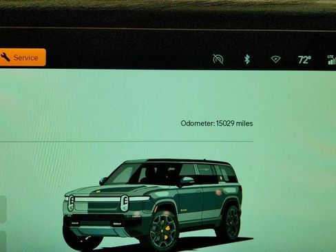 Used 2023 Rivian R1S Adventure AWD/4WD image 16