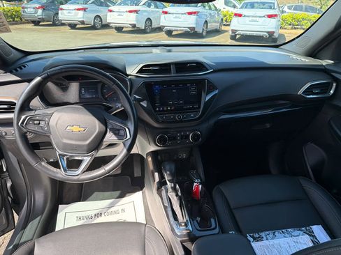Used 2023 Chevrolet TrailBlazer ACTIV w/ Sun and Liftgate Package FWD image 10