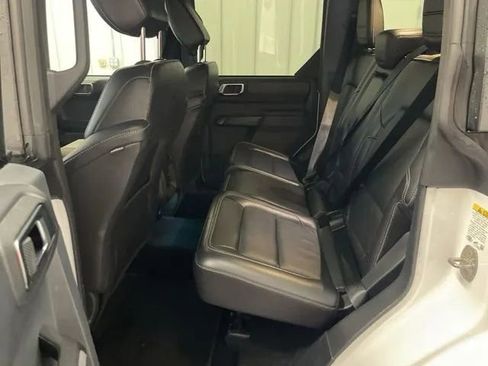 Used 2025 Ford Bronco Outer Banks AWD/4WD image 12