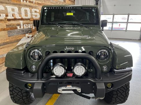Used 2014 Jeep Wrangler Unlimited Rubicon w/ Connectivity Group AWD/4WD image 64