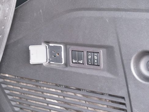 Used 2024 Chevrolet Tahoe High Country image 28