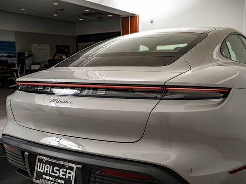 Certified 2022 Porsche Taycan image 17
