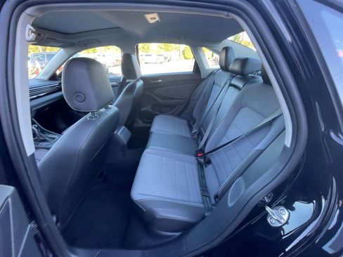 Used 2025 Volkswagen Jetta SE image 24