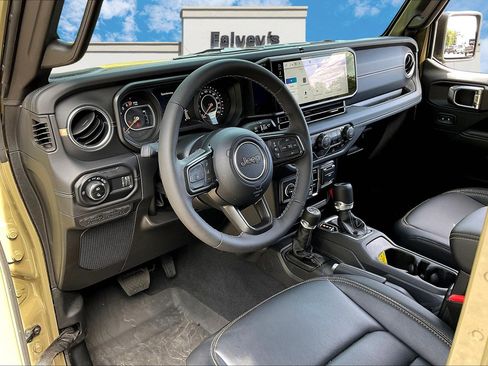 Certified 2025 Jeep Gladiator Sport image 12