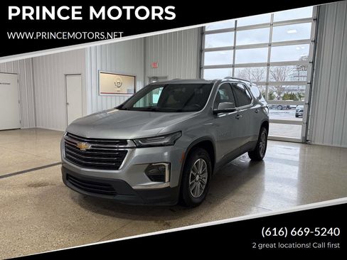 Used 2023 Chevrolet Traverse LT image 1