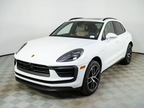 Certified 2024 Porsche Macan AWD/4WD image 1