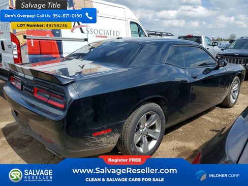 Used 2018 Dodge Challenger SXT RWD image 4