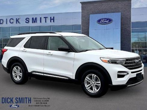 Certified 2020 Ford Explorer XLT w/ Equipment Group 202A image 3