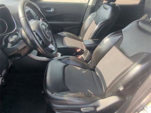 Certified 2020 Jeep Compass Latitude image 11