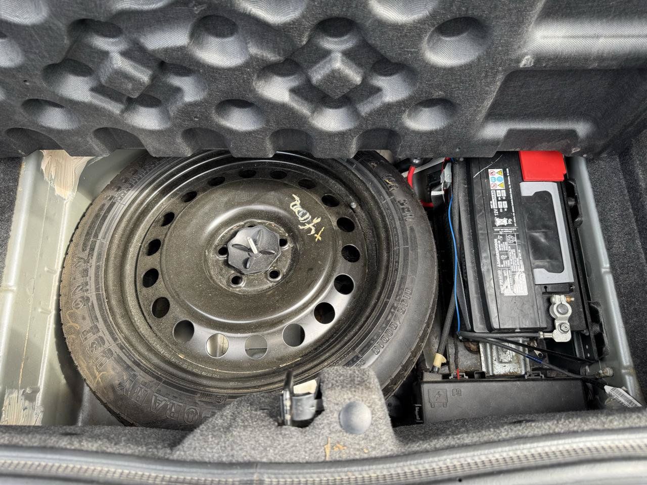 Used 2013 Dodge Challenger SXT RWD image 13