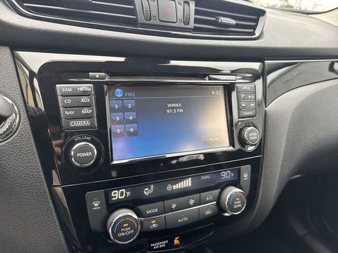 Used 2017 Nissan Rogue Sport SL w/ SL Premium Package image 19